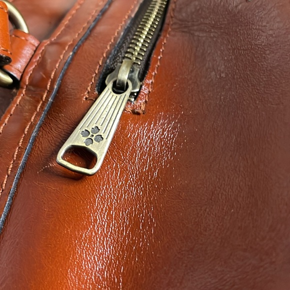 Patricia Nash Poppy Tote with dust cover - Picture 11 of 13